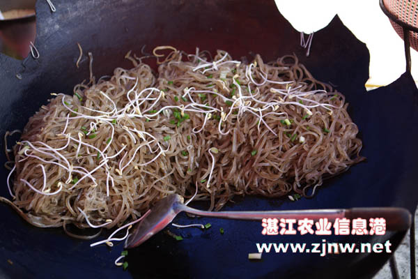 吴川烂锅炒粉之一吴川烂锅炒粉之二香港四海咖喱鱼蛋油炒冻地雀湛江